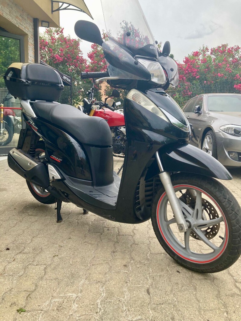 Honda SH 300