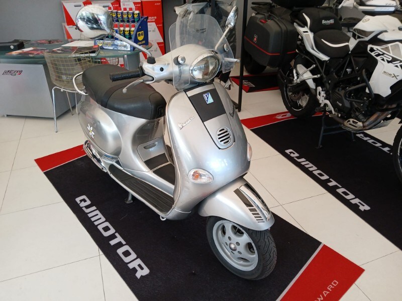 Piaggio Vespa 125 ET4