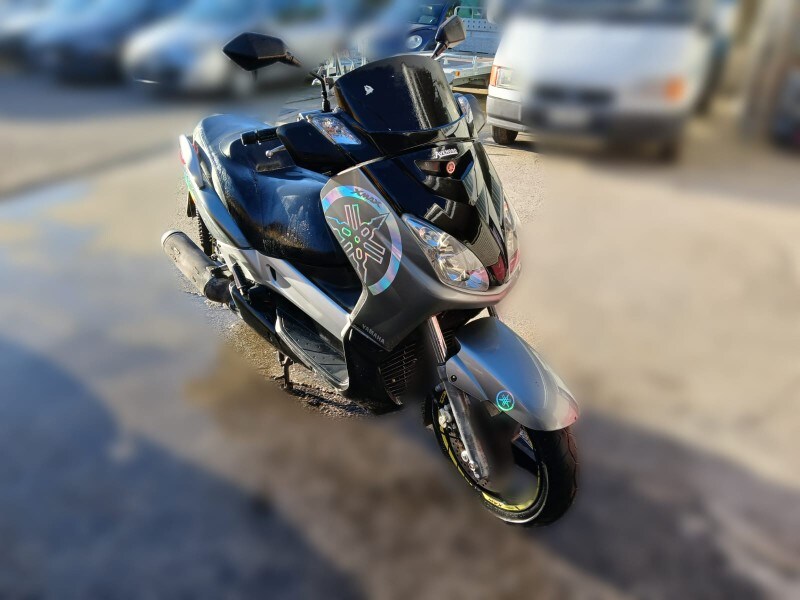 Foto Yamaha X-Max 250