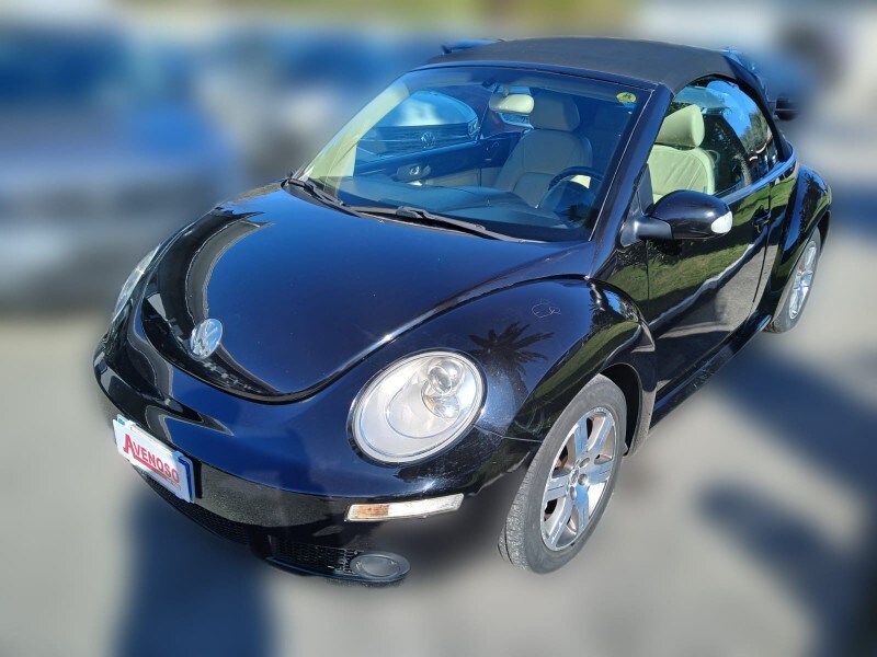 VOLKSWAGEN New Beetle